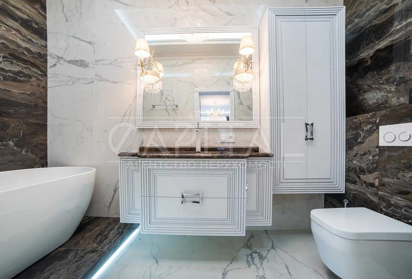 3-Bedroom Luxury Apartment in Novopechersky Lipki Complex