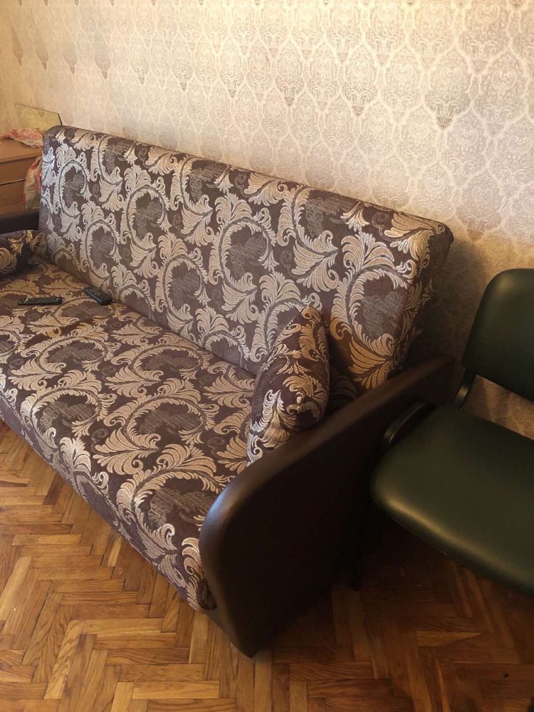 1-Room Apartment near Livoberezhna Metro, Comfortable Location
