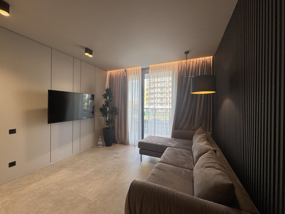 Two-bedroom apartment in Park Land complex with practical layout