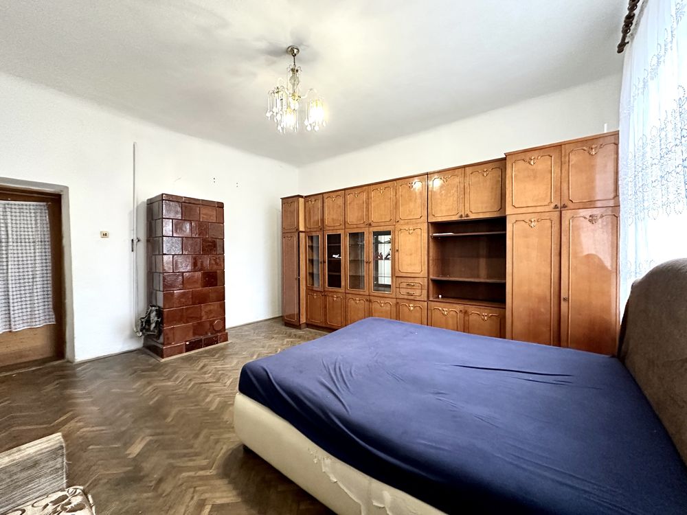 Cozy 2-Room Apartment with Individual Heating in Stryi
