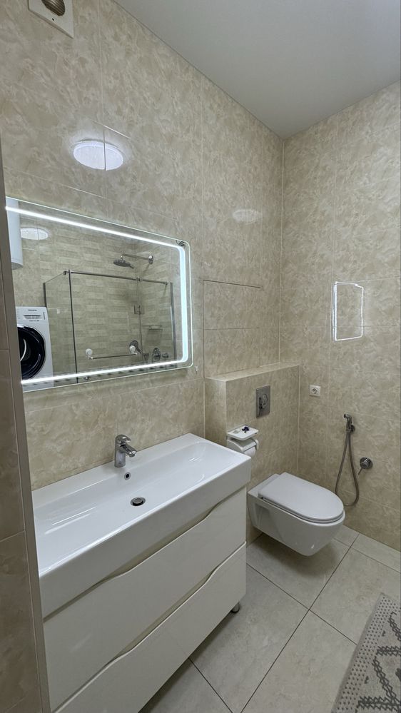 Bright apartment in 8 Zhemchuzhina complex with sea view and balcony