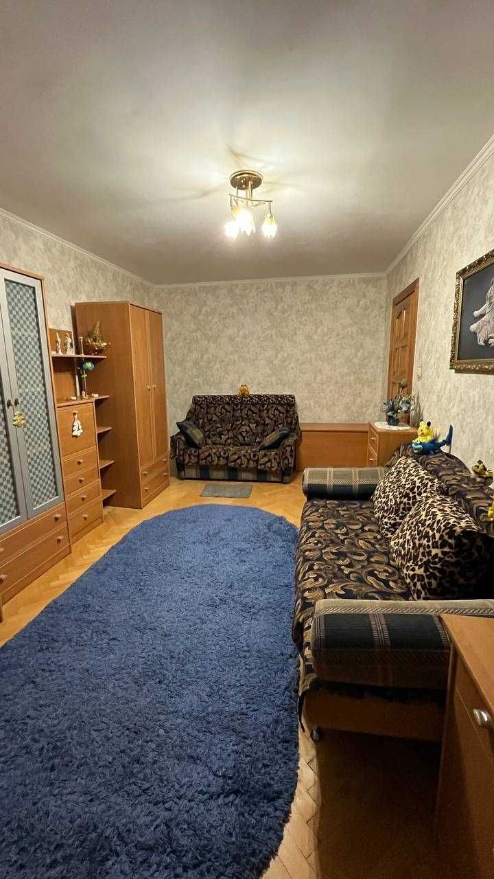 Bright and Comfortable One-Bedroom Apartment on Naukova Street
