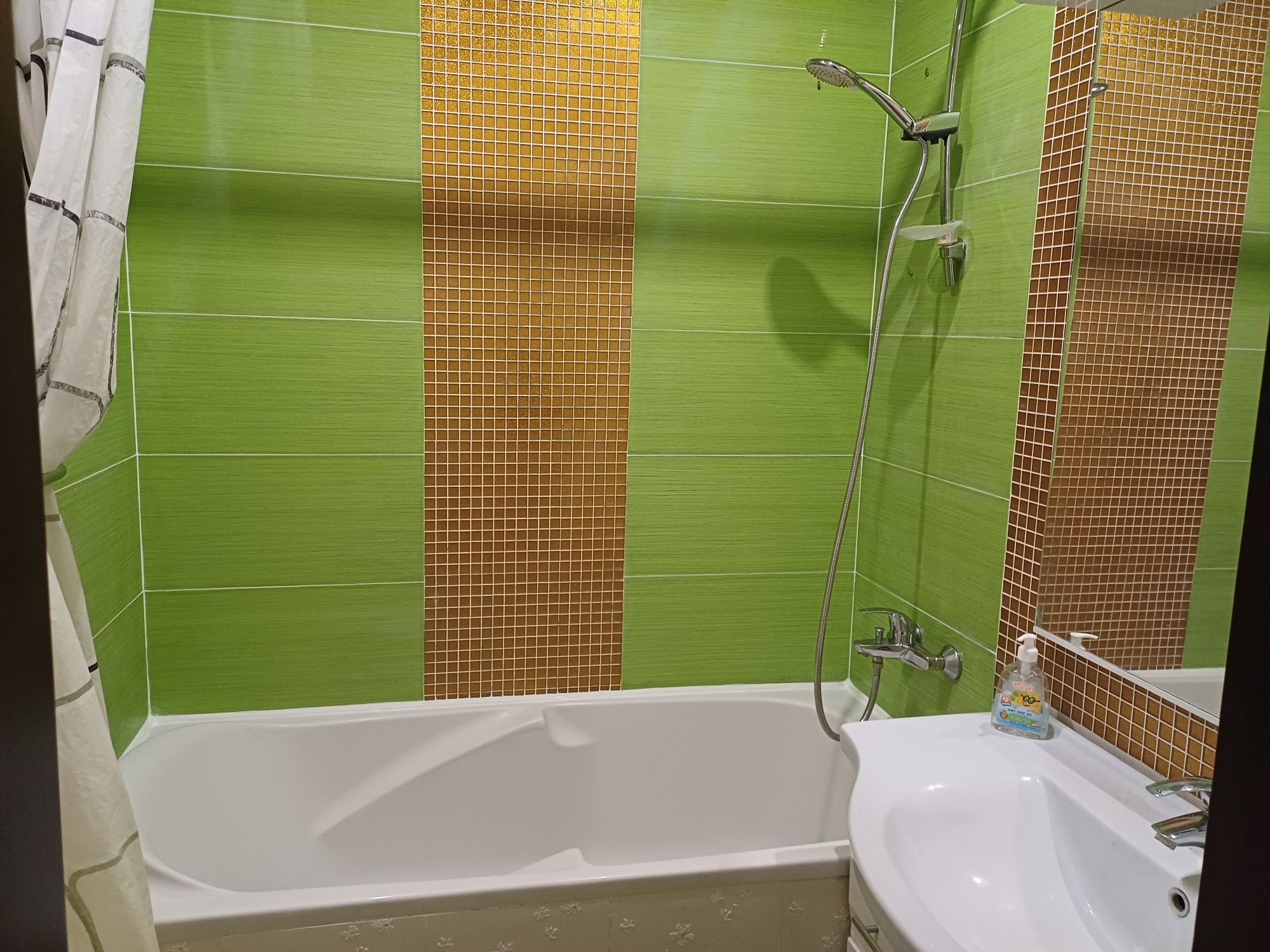 Modern 49m² Apartment with Designer Renovation in Chabany