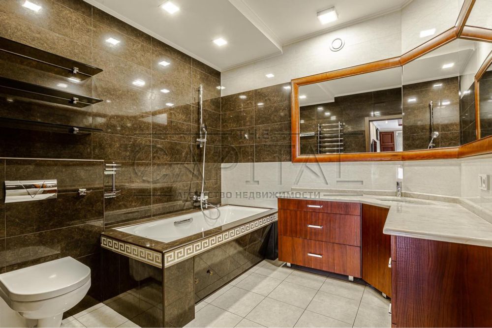 Designer 2-Bed Apartment in Park Avenue VIP