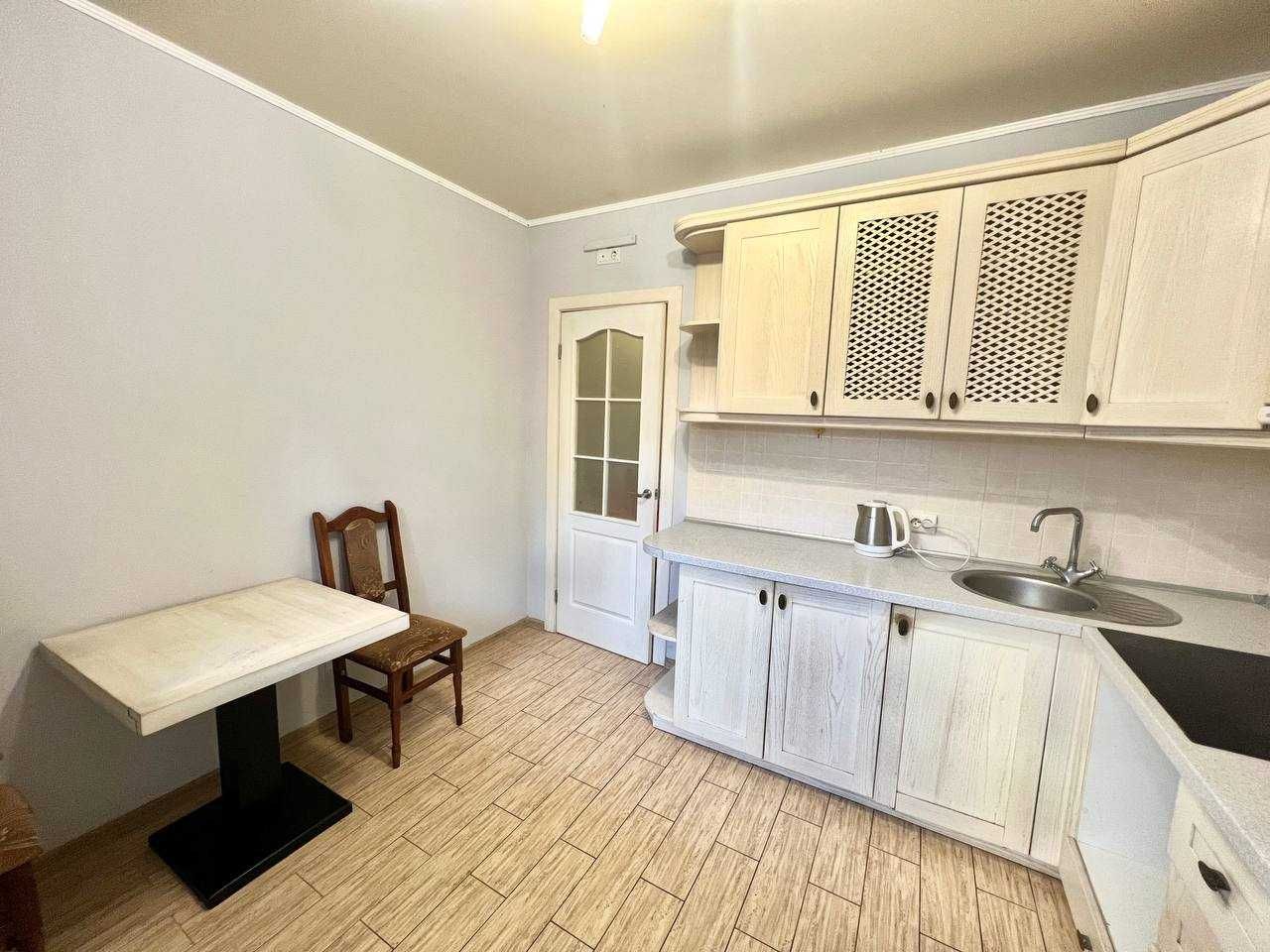 Modern 1-Bedroom Basement Apartment with Electric Heating