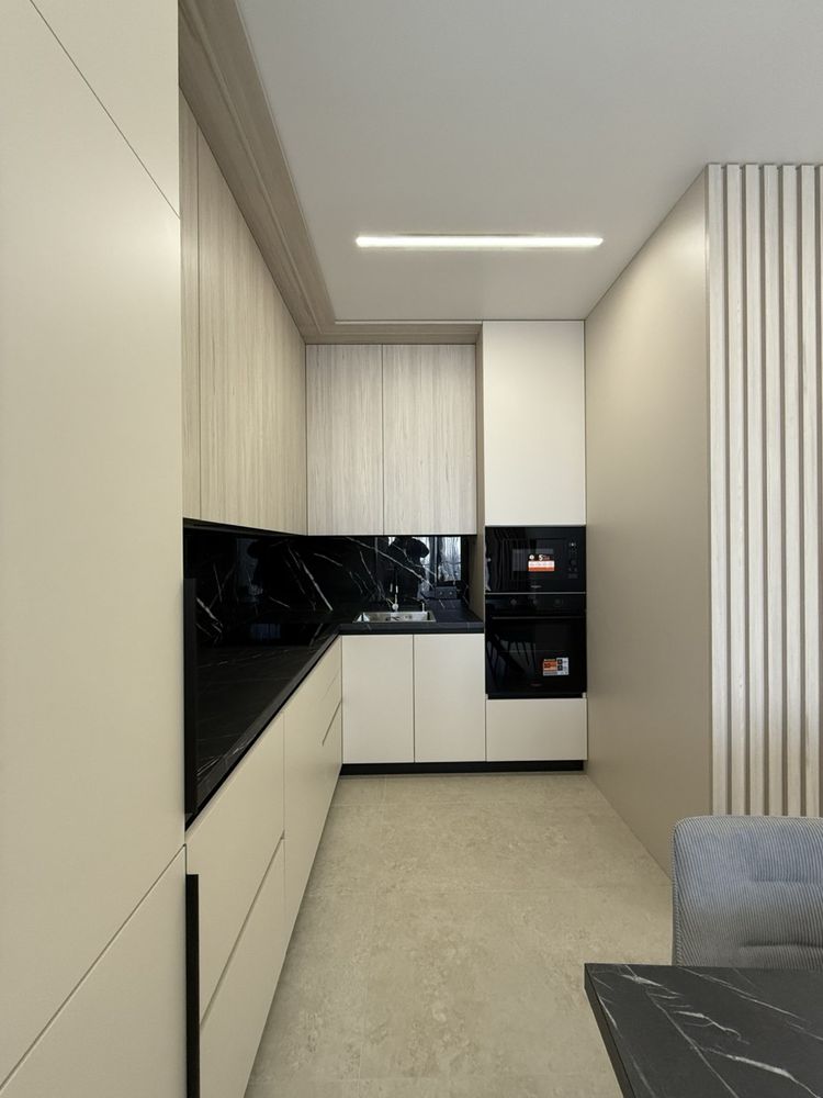 Modern Designer 1.5-Room Apartment in Premium Complex