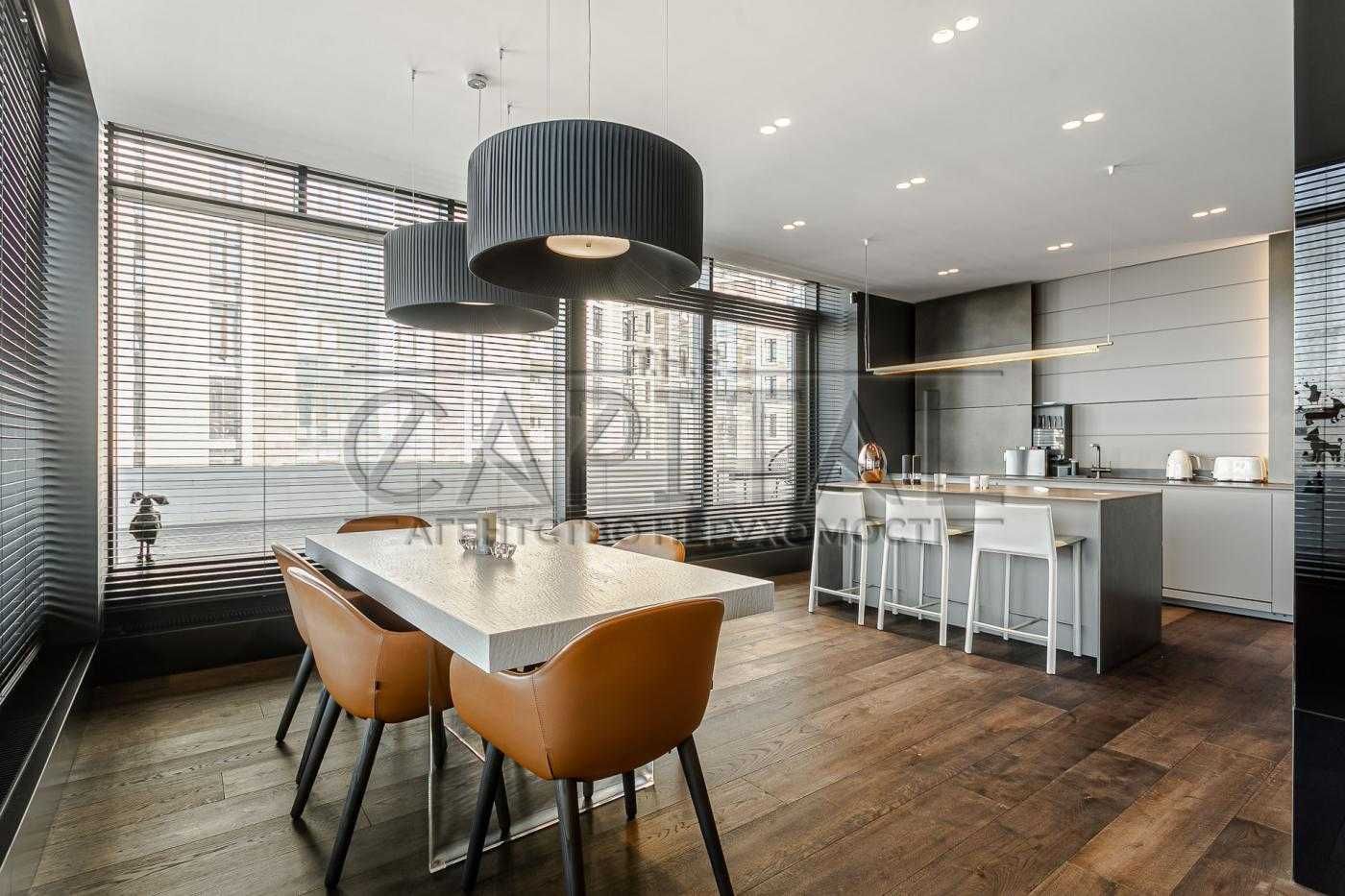 3-Bedroom Premium Apartment in Bulvar Fontanov Complex, Patrice Lumumby Street, Pechersk