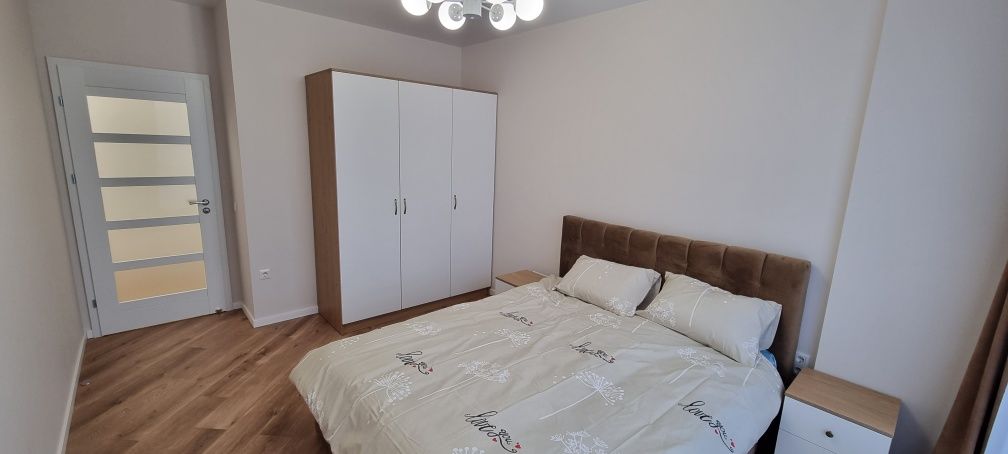 2-Bedroom Apartment in City Center with Parking