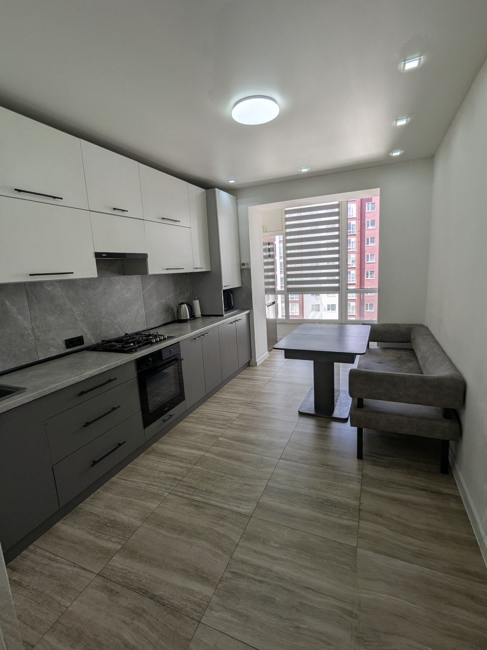 Stylish 1-bedroom apartment in city center, Knyahynyn Complex