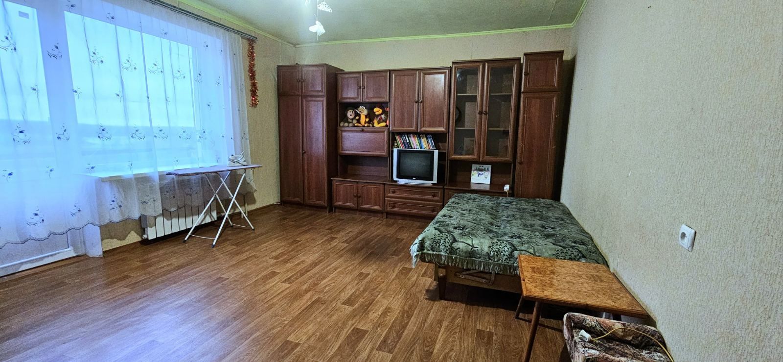 One-bedroom apartment with amenities on Cosmos