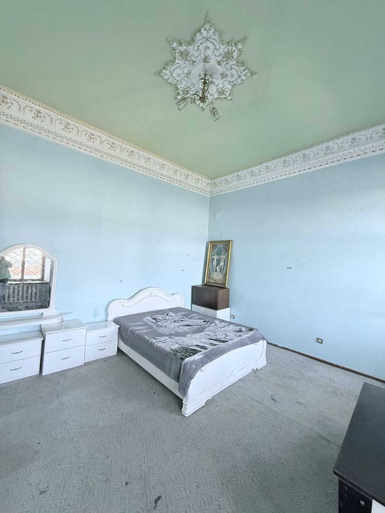 4 Bedroom Studio Apartment on Koblevskoyi Street