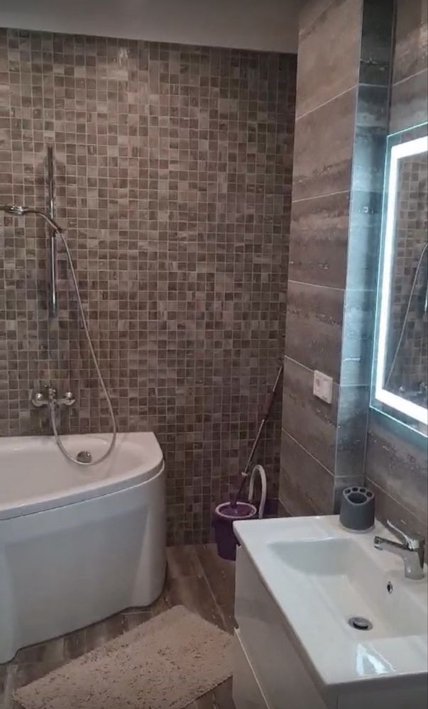 Stylish 3-Room Apartment in City Center with Panoramic View