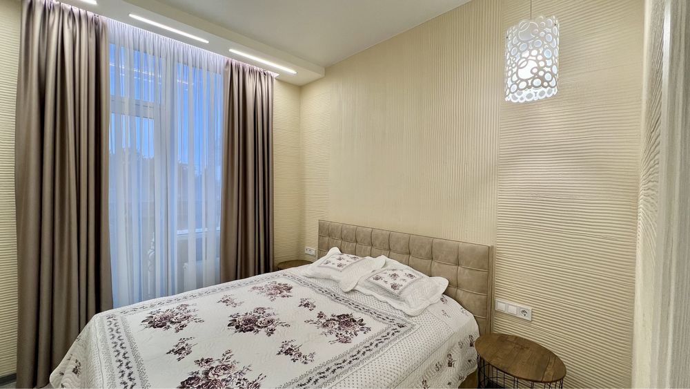 Modern 2-Bedroom Apartment Near Beach with Security