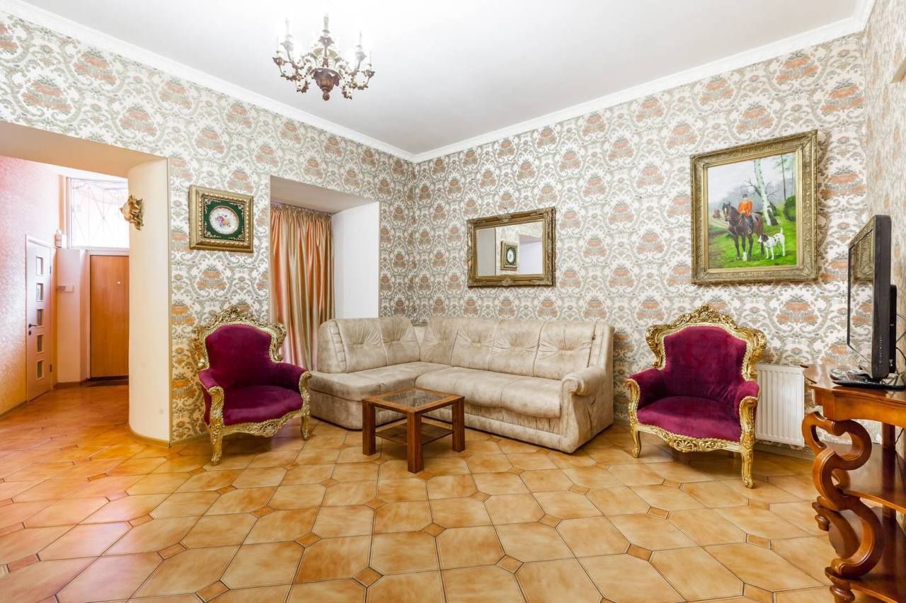 Spacious 3-Room Apartment in Center, Vorontsovsky Lane, Luxurious Interior