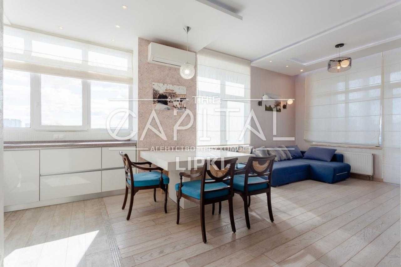 3-Bedroom Apartment in Novopecherski Lipki Complex