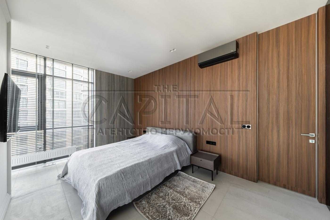 Stylish 3-Bedroom Apartment in Novopecherski Lipki Complex