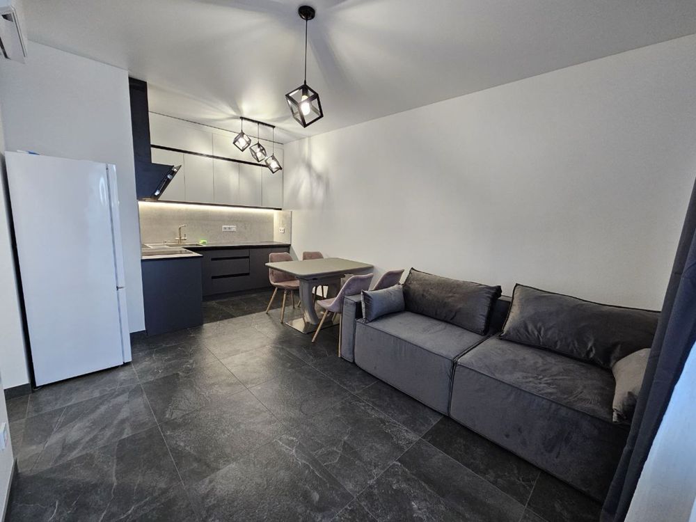 Minimalist Euro-Renovation Studio Apartment with Full Amenities