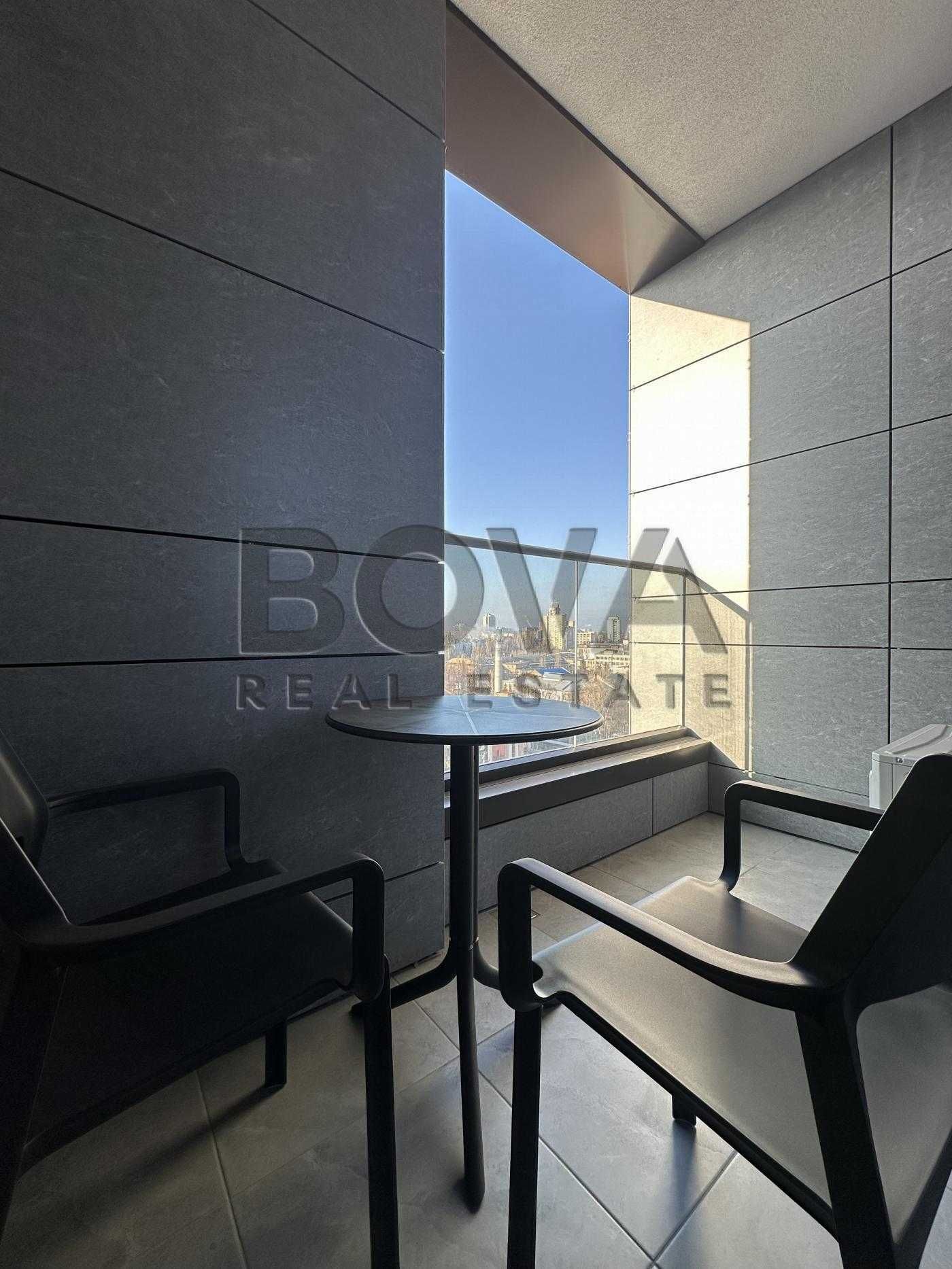 Exclusive 2-bedroom apartment in Crystal Park Tower, 65m2, premium location