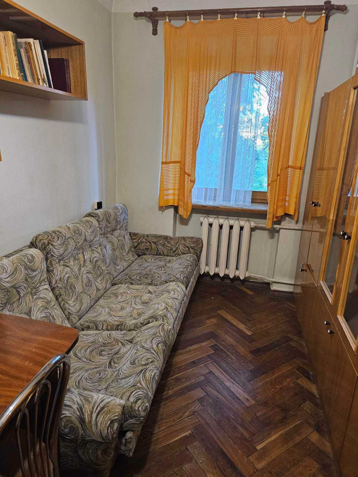 Two-room apartment with gas heating near park