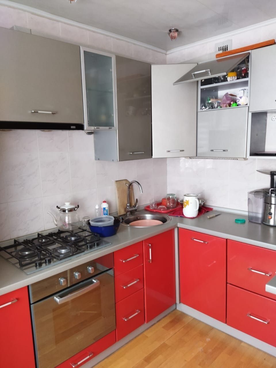3-Room Apartment in Lazurnyi District