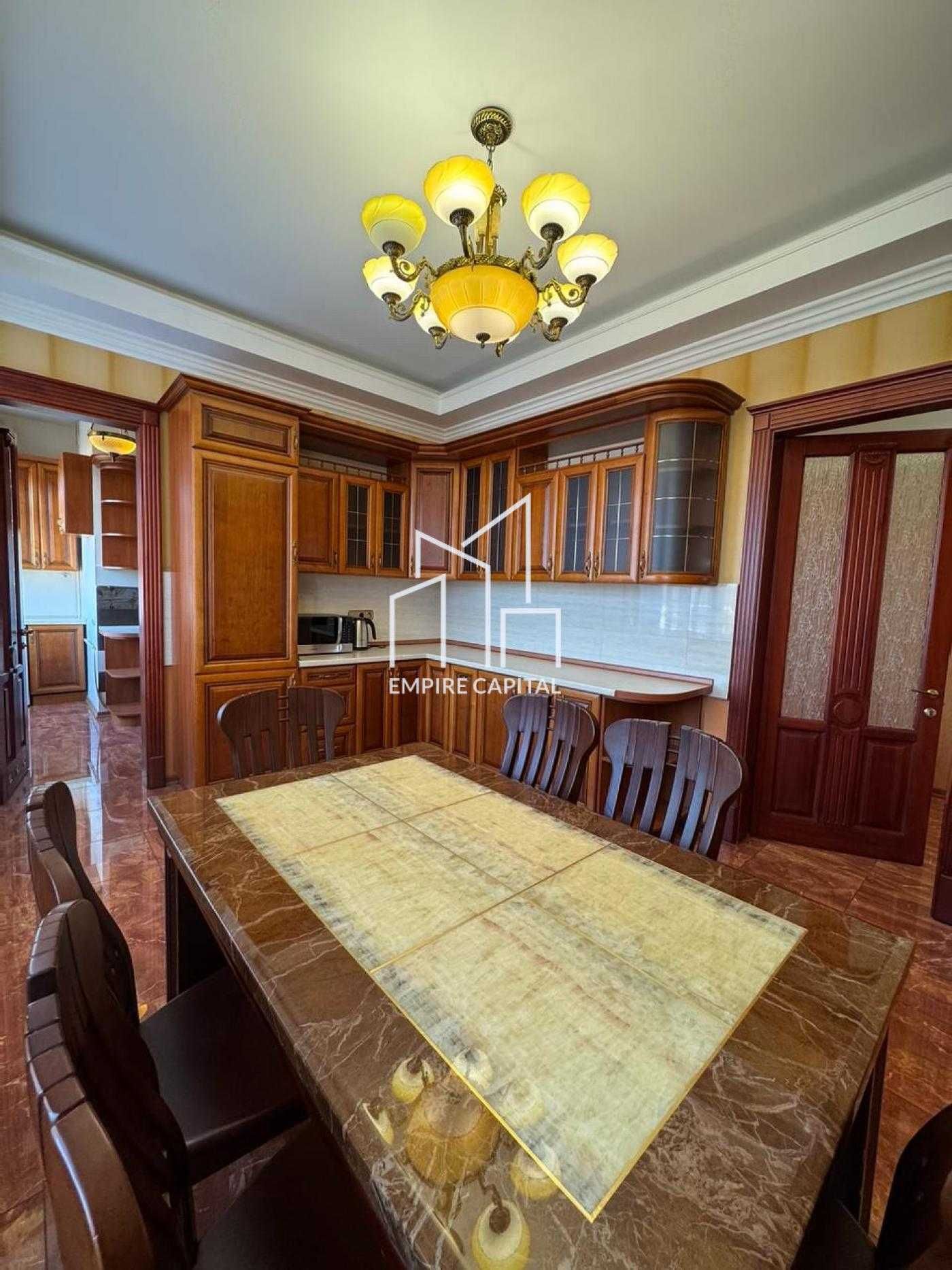 4-Room Apartment on Ternopilska Street - Comfortable and Spacious