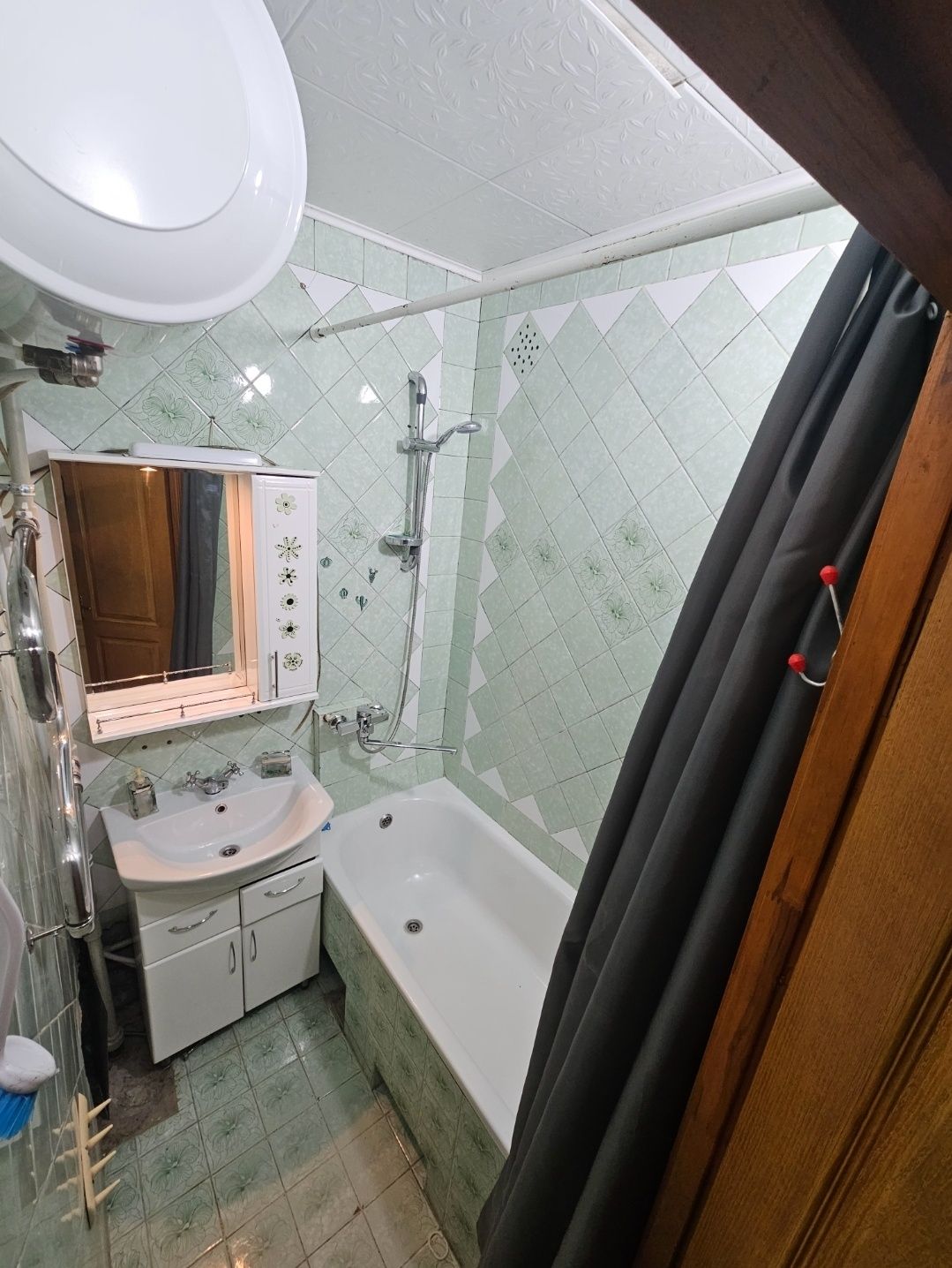3-Bedroom Apartment Near Metro with Shelter