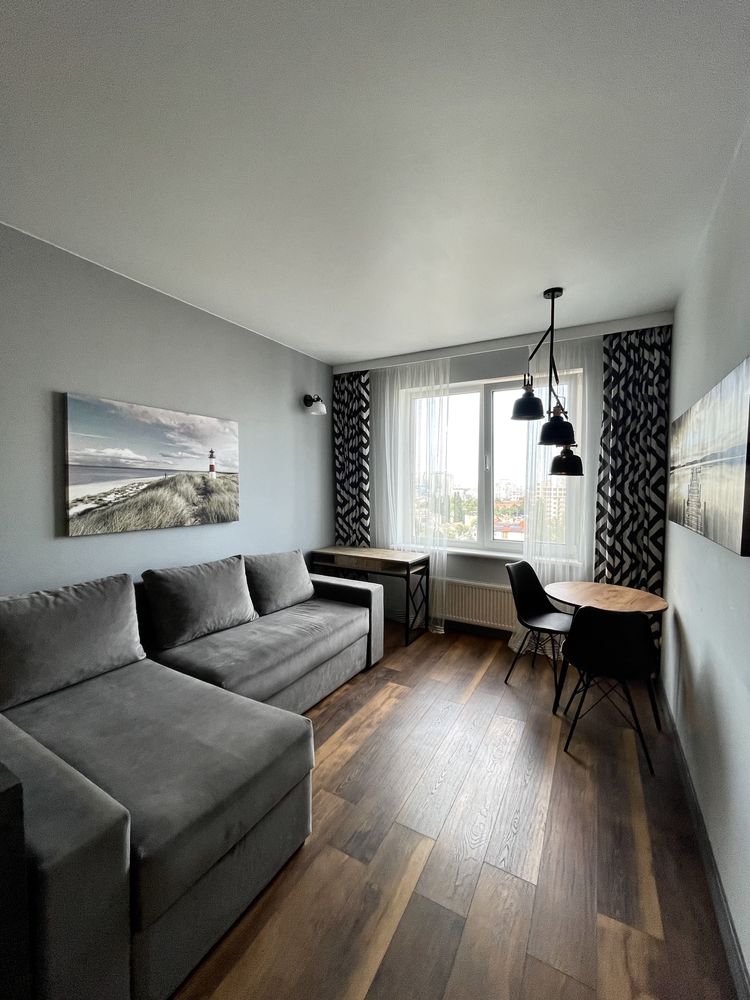 Apartment at 35 Pearl, Literaturnaya Street