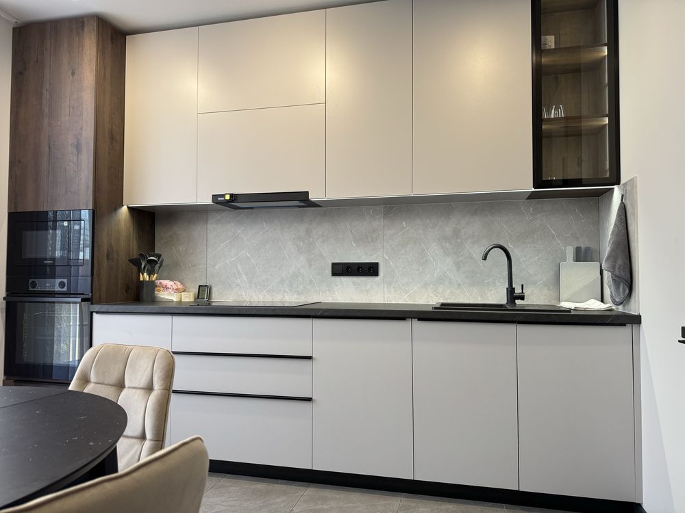 Stylish One-Bedroom Apartment in City Center with Premium Design