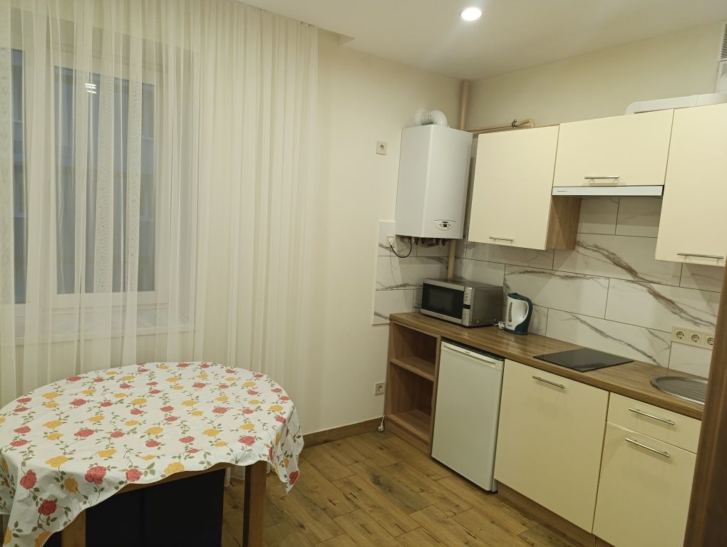 Modern Renovated Apartment with Full Amenities