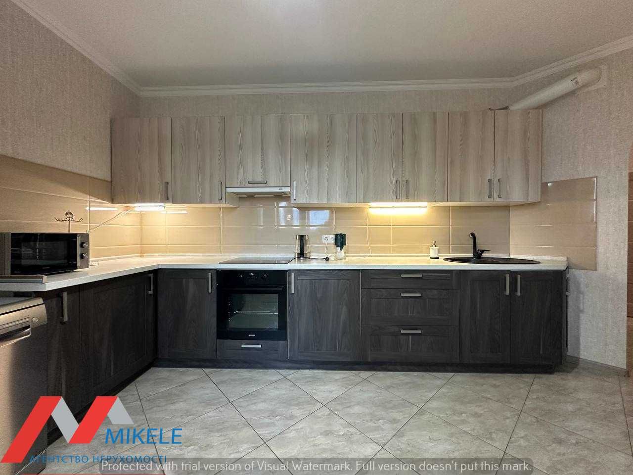 Spacious 1-bedroom apartment in Parkova Vezha residential complex with modern renovation