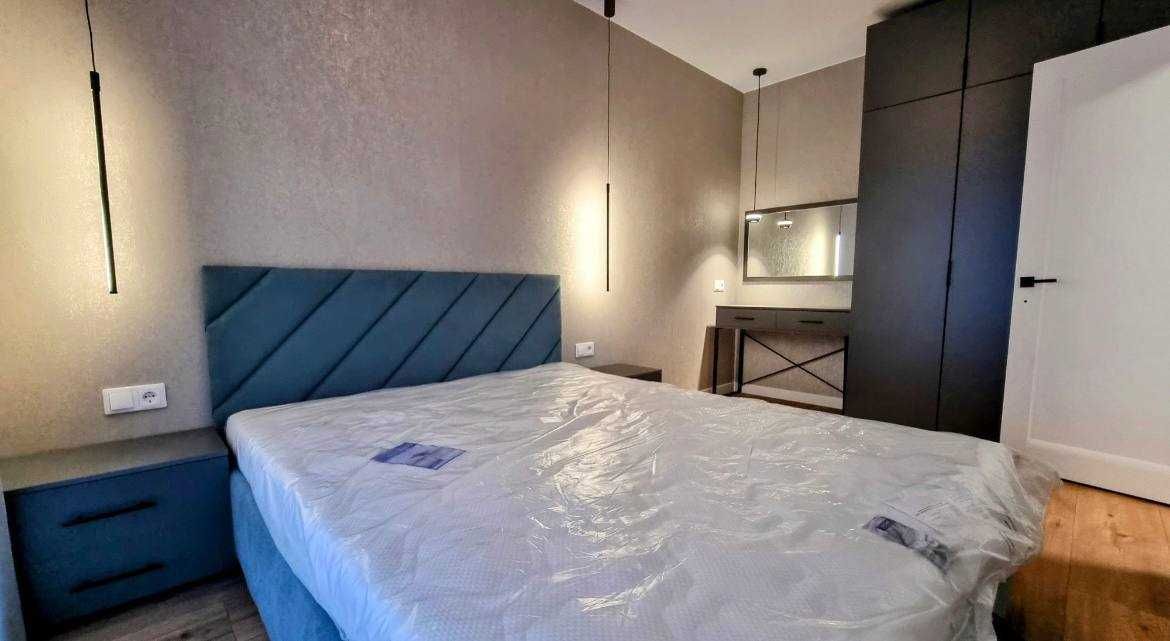 Modern 2-Bedroom Apartment with Panoramic Windows