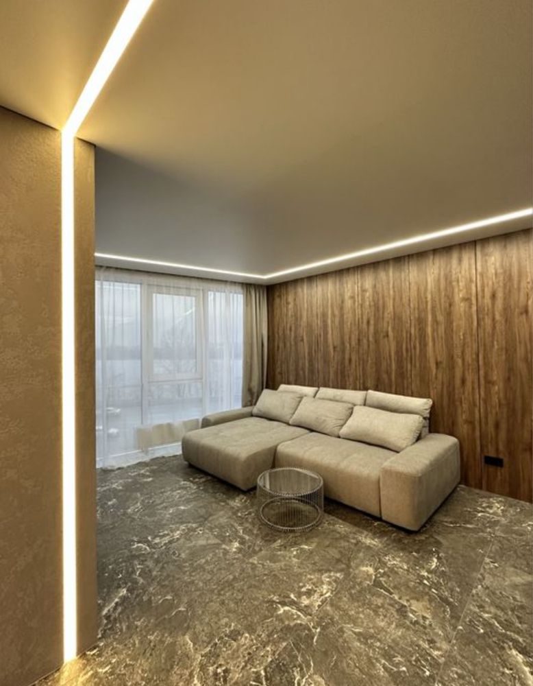 3-Bedroom Apartment on Dnipro Embankment with River View