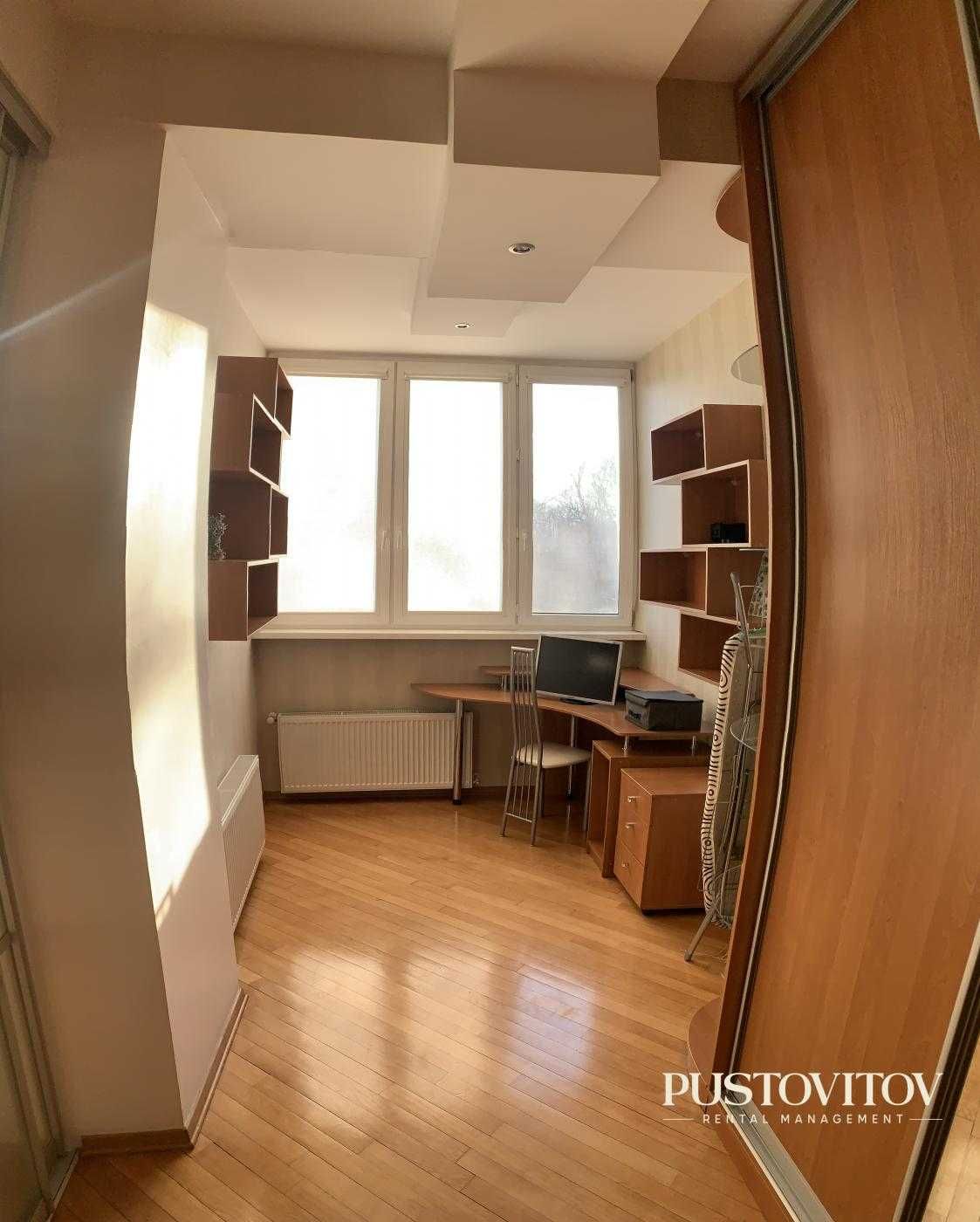 Spacious Sea View Apartment at Liderovsky Boulevard