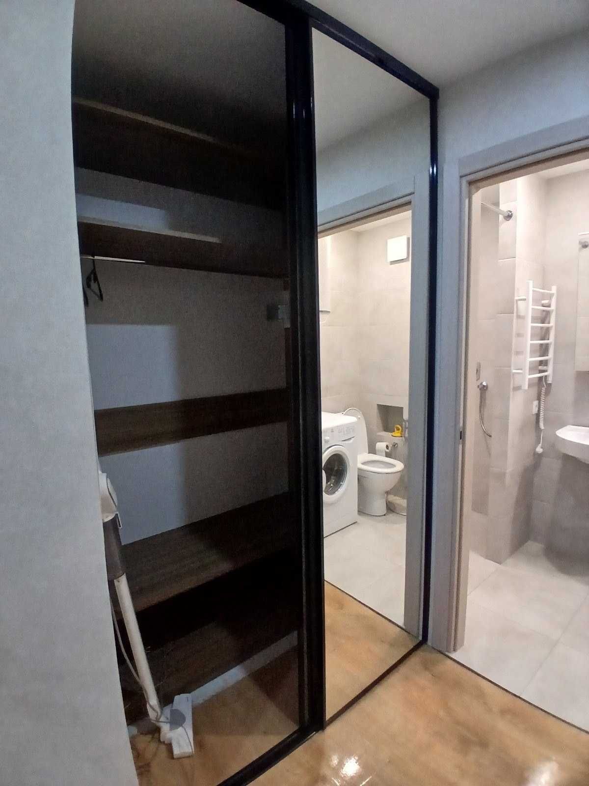 Two-room apartment on Hetman Petro Doroshenko Street with good renovation