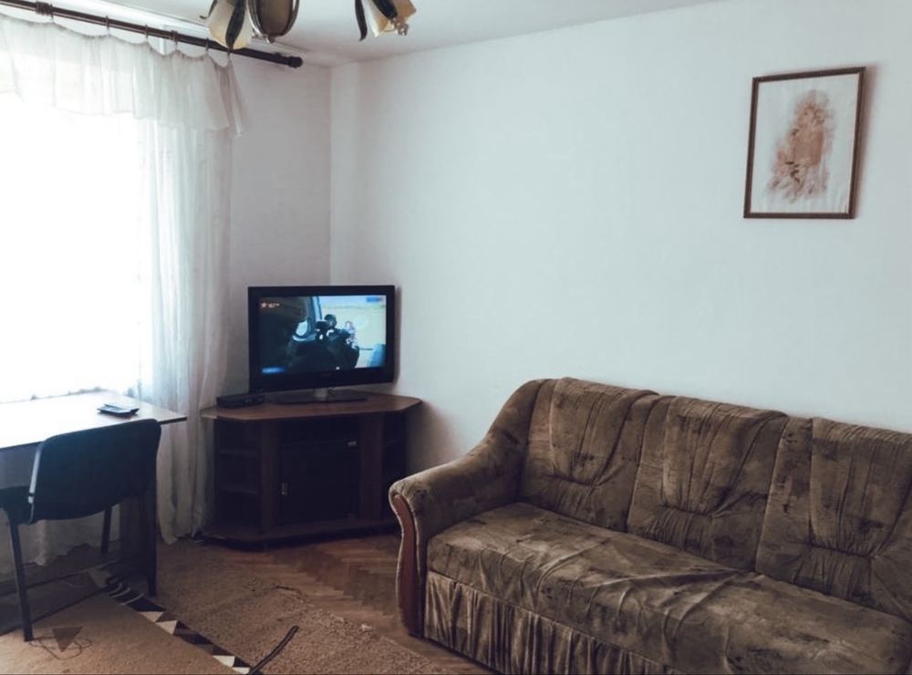 Student-Friendly 3-Room Apartment with Plasma TV
