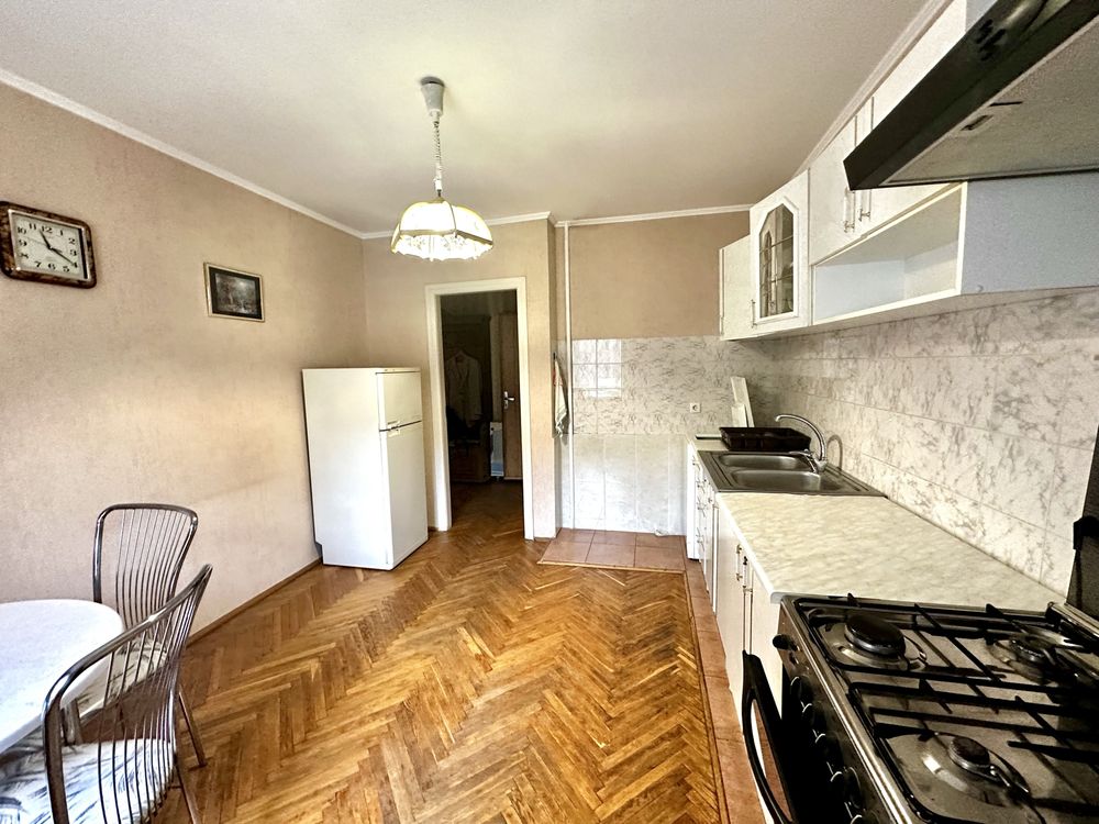 Cozy 2-room apartment in brick building, ground floor