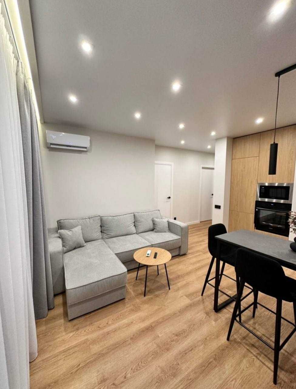 Modern Designer Apartment with Panoramic Windows