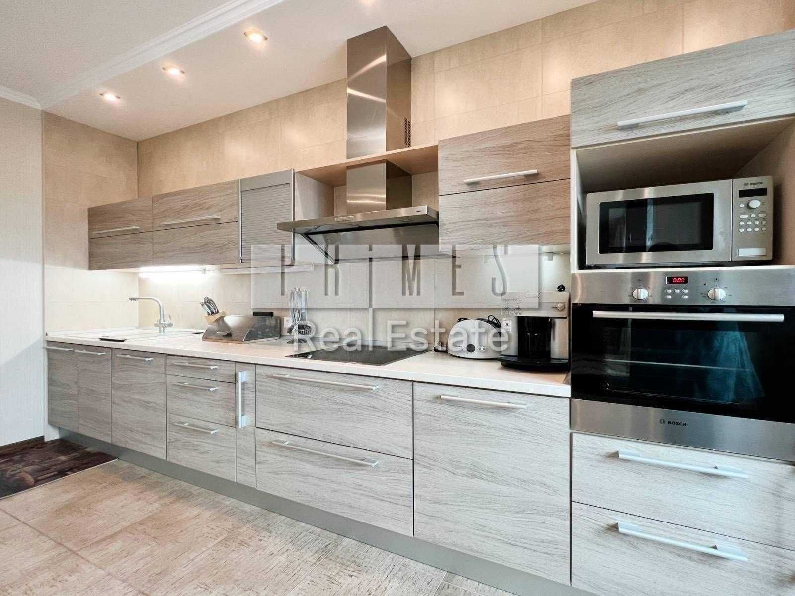 Fully Equipped 90m² Apartment in TRIUMPH Complex with City View
