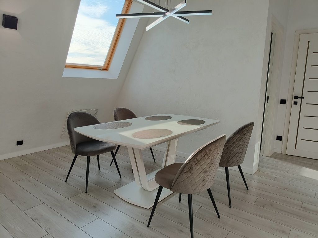 2-Room Apartment with New Renovation in New Building on Kanatna Street
