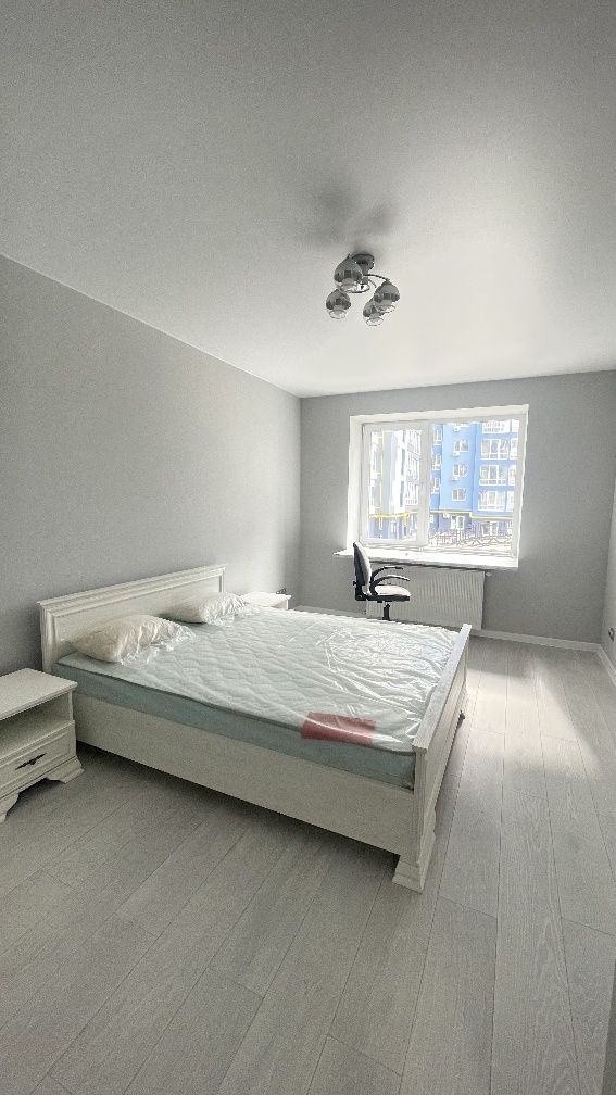 Modern Apartment in City Center with Designer Renovation