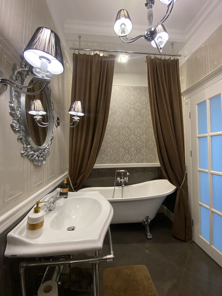 Spacious Art Deco Apartment with High Ceilings in Sykhiv Central Area