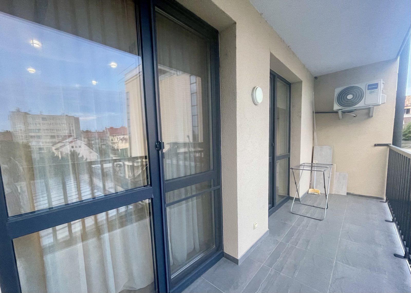 Riverside City Center Apartment with Modern Amenities