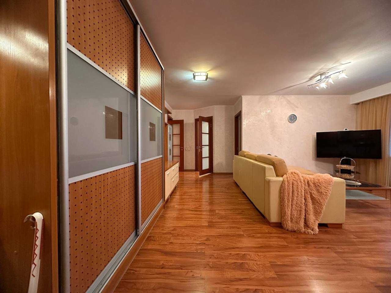 3-Room Apartment on Television Street, 8th Floor, Brick Building