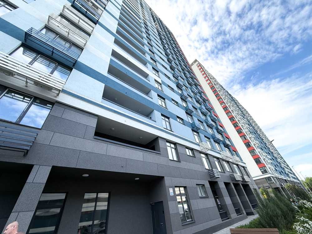 Designer 2-bedroom apartment in Galaktyka Complex, near Livoberezhna Metro