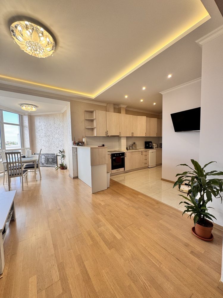 Spacious 3-Room Apartment in Pokrovsky Posad Complex with City View