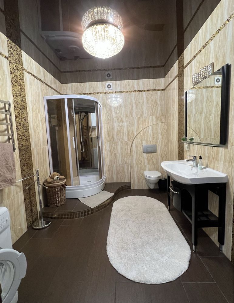 1-Room Apartment in Klimovsky House with City and Park View