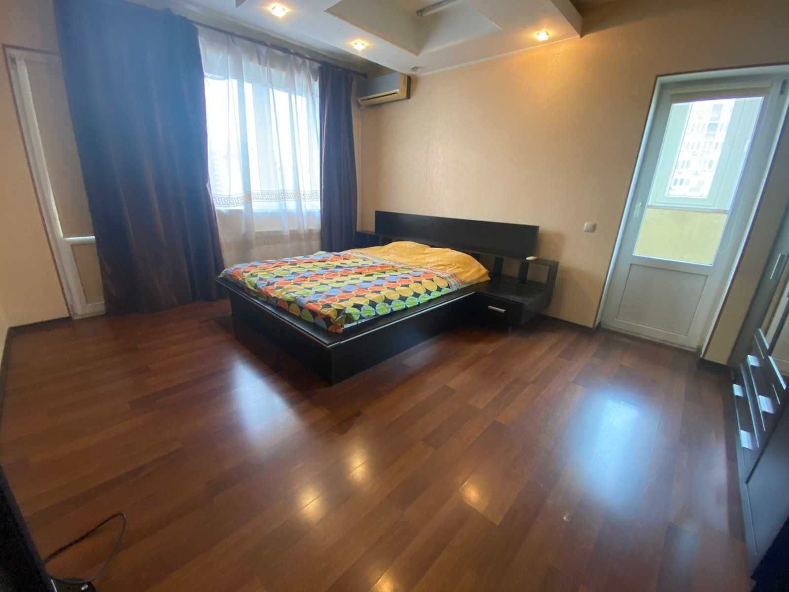 2-Room Apartment near Osokorky and Poznyaky Metro Stations