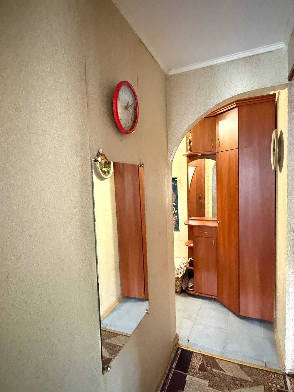 1-Room Apartment on Chornovola Street near McDonald's