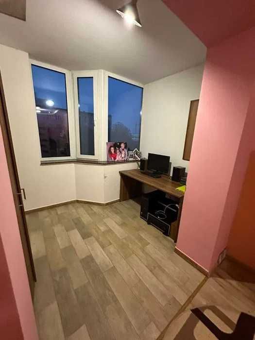 Riviera кешеніндегі 2 бөлмелі пәтер, қала орталығы, толық жабдықталған