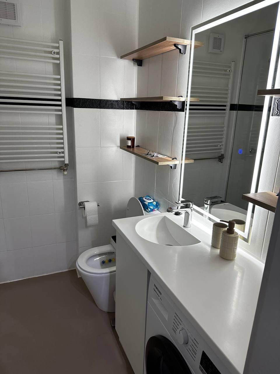 Spacious 2-Room Apartment in City Center with Modern Design